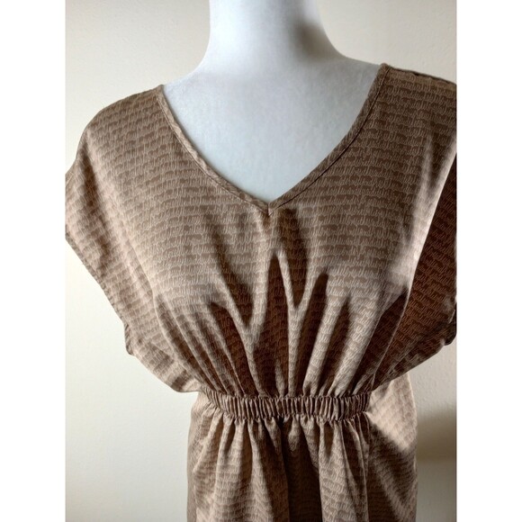 She said Women's Dress Small Beige Sleeveless Knee Length Stretch Waist Satin - Picture 2 of 11